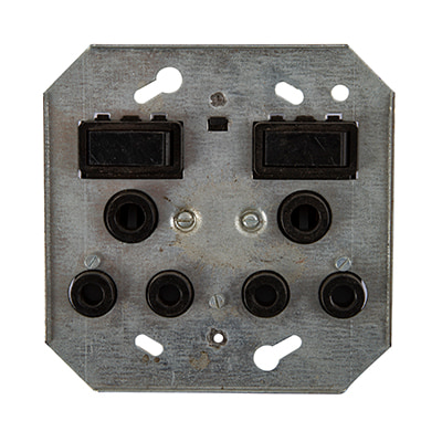Crabtree Classic Monoblock Switched Socket 16A Double on Yoke Black